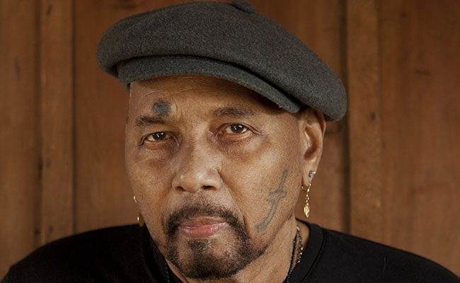 AaronNeville_004